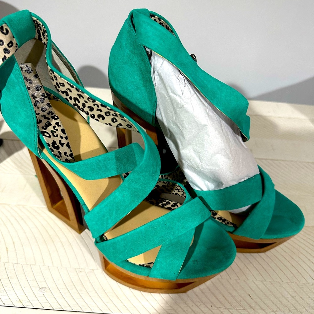 Jessica Simpson heels worn once, no scratch or scuff. No box.